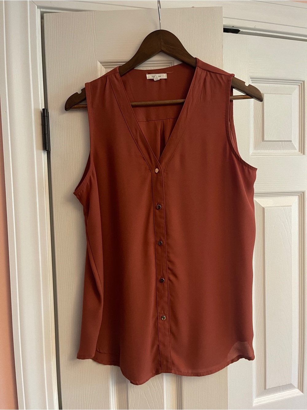 Womenās Maurices Sleeveless Top - Large